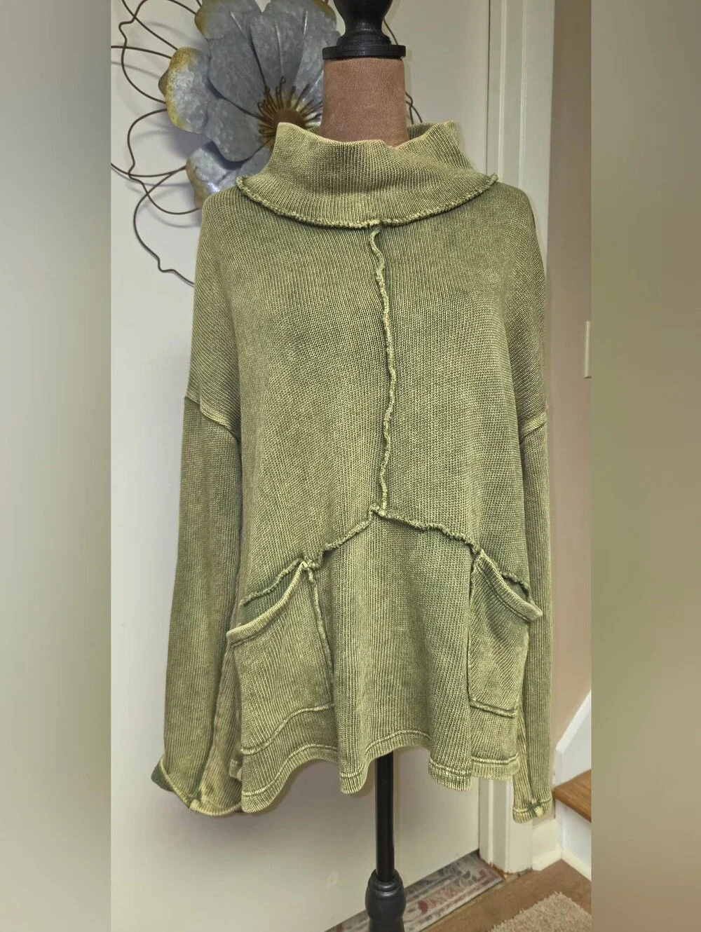 Olive Green Women’s Oversized Knit Sweater with Front Pockets